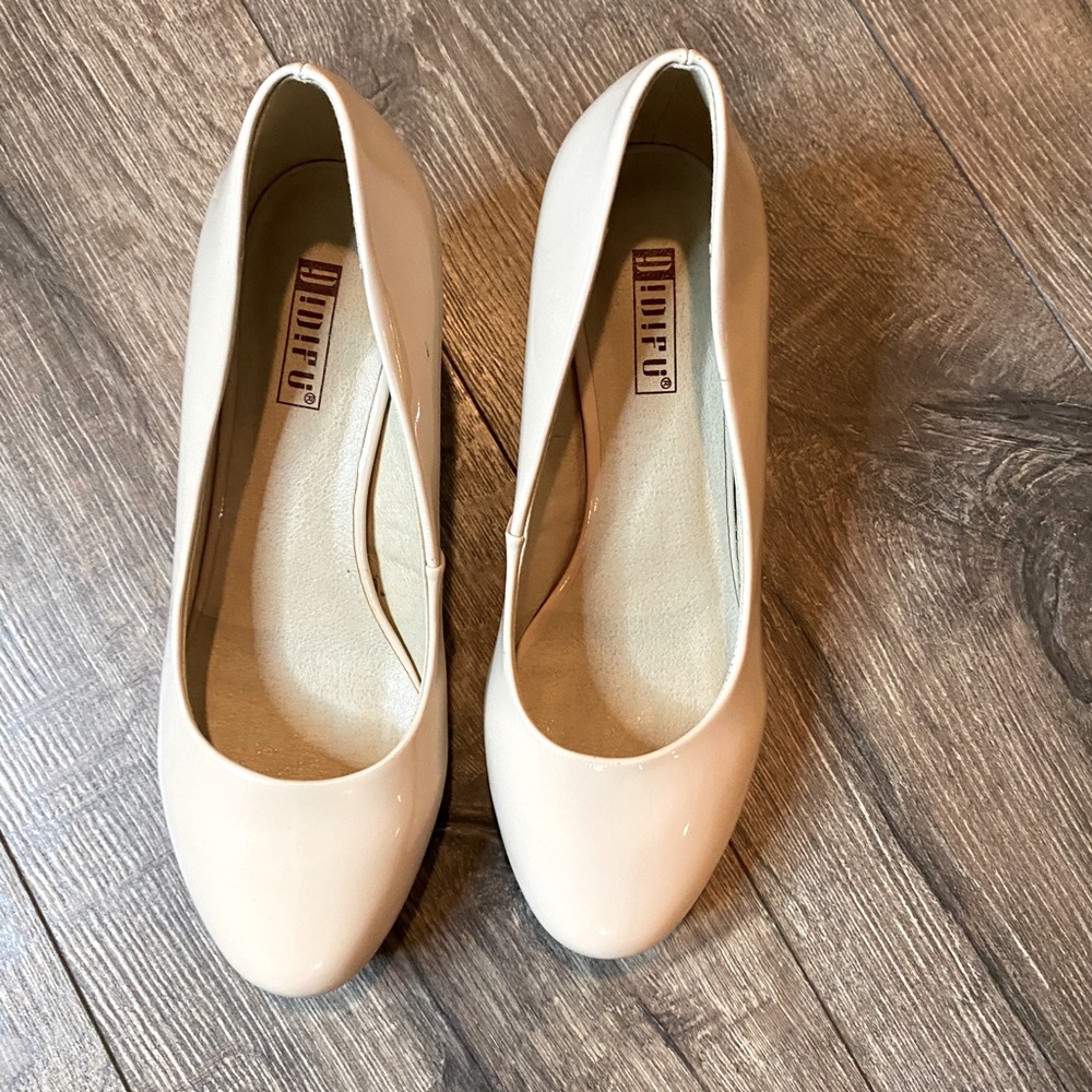 Nude Patent Leather Shoe